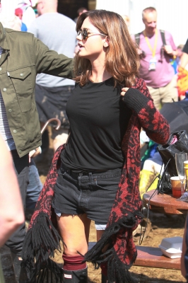 JCBR01_28120429.jpg