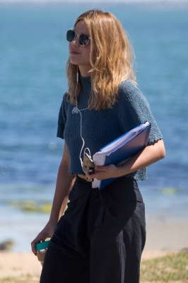JCBR02_2866929~0.jpg