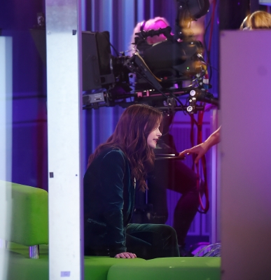 j_the_one_show_281129.jpg