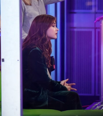 j_the_one_show_281229.jpg