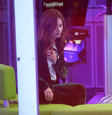 j_the_one_show_281829.jpg