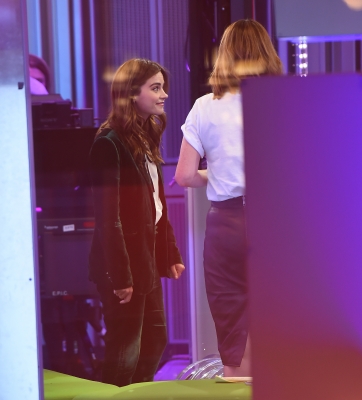 j_the_one_show_283129.jpg